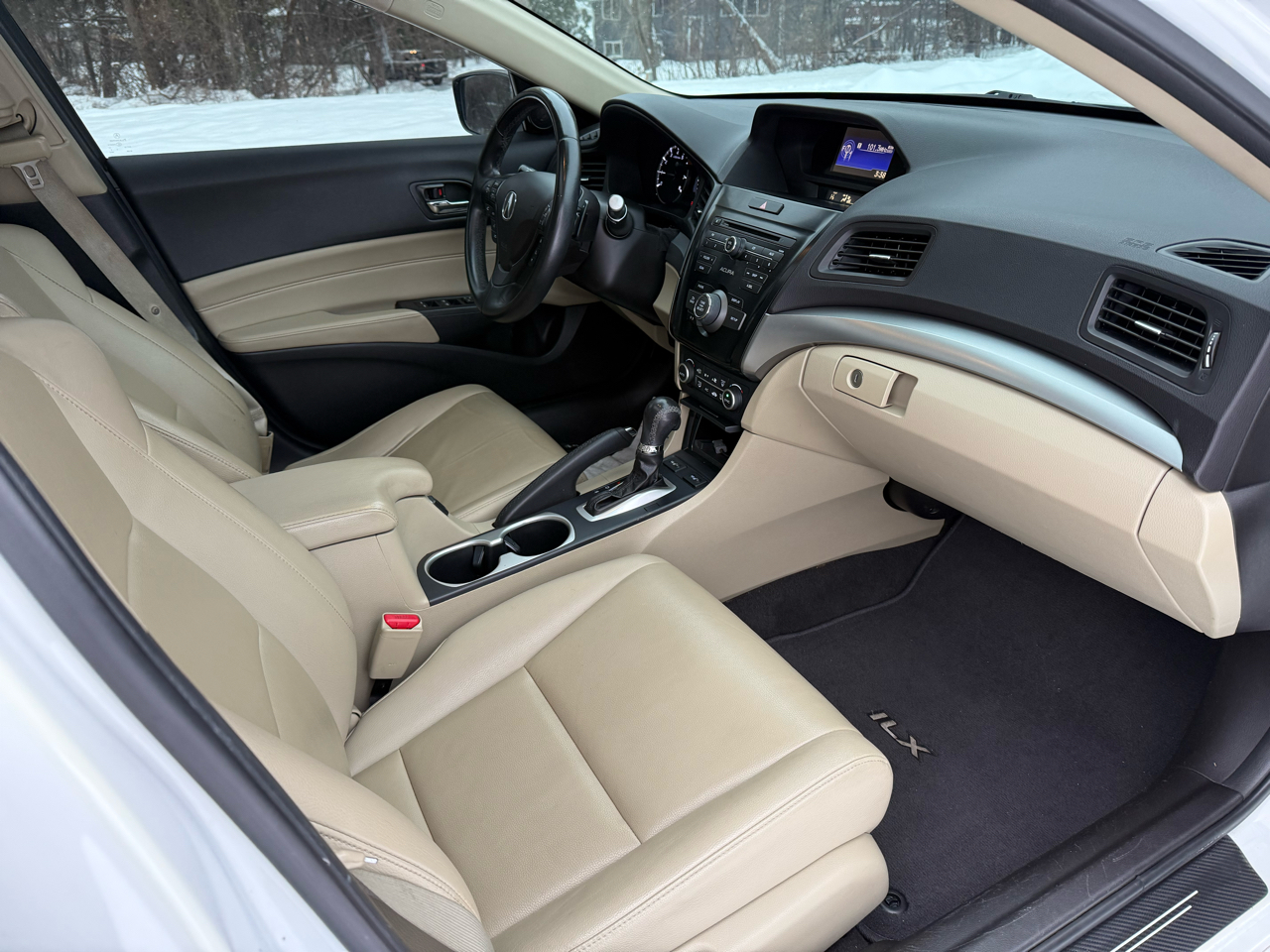 Acura ILX 8-Spd AT 2016