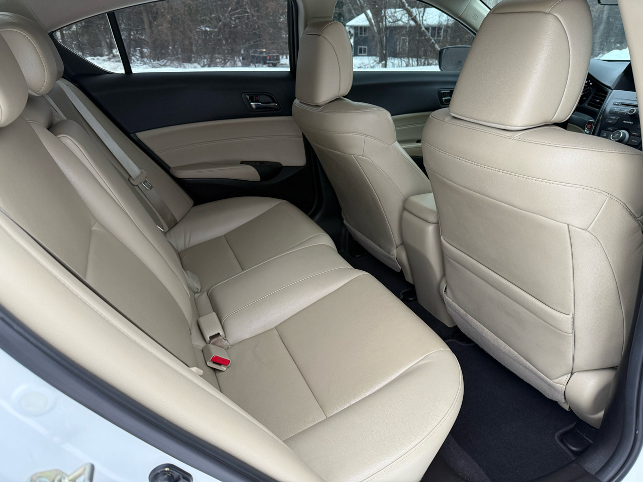 Acura ILX 8-Spd AT 2016