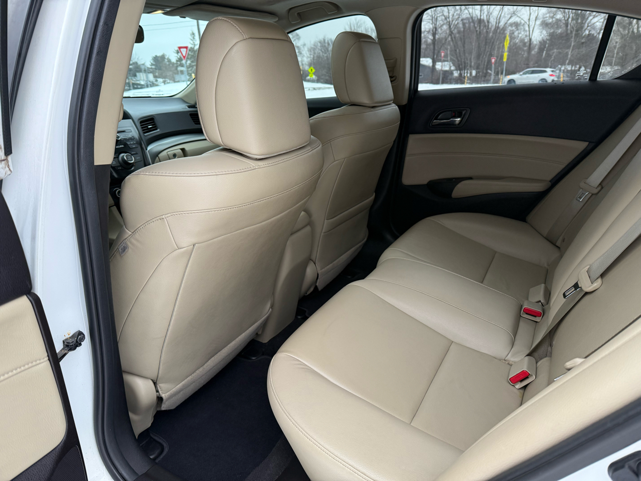 Acura ILX 8-Spd AT 2016