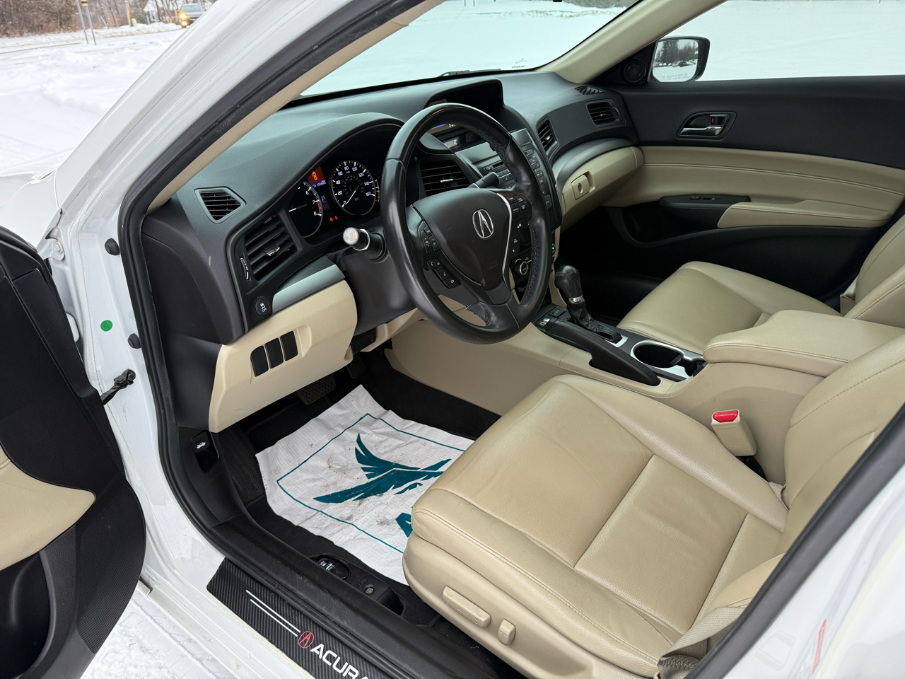 Acura ILX 8-Spd AT 2016