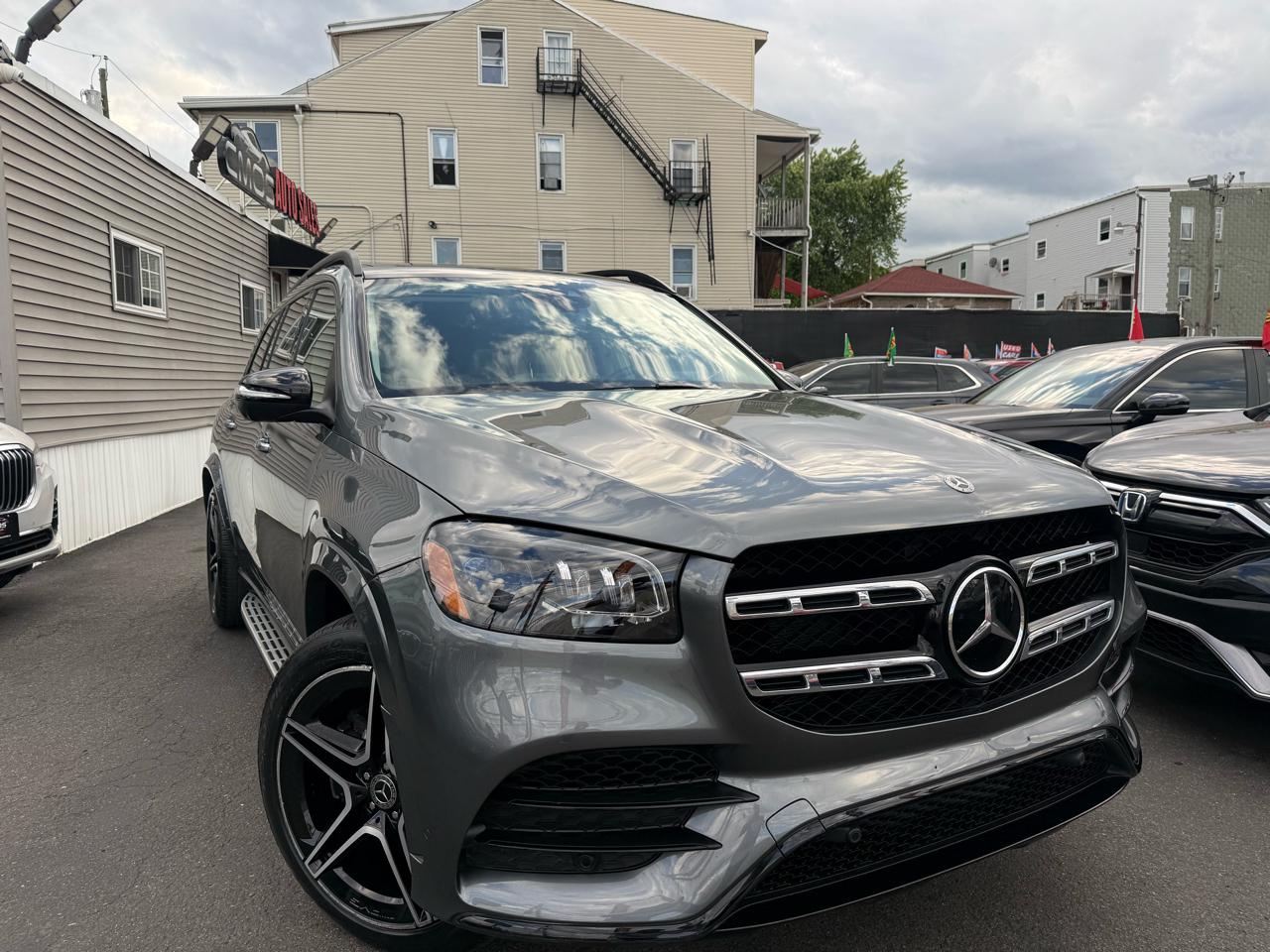 2022 Mercedes-Benz GLS GLS450's photo