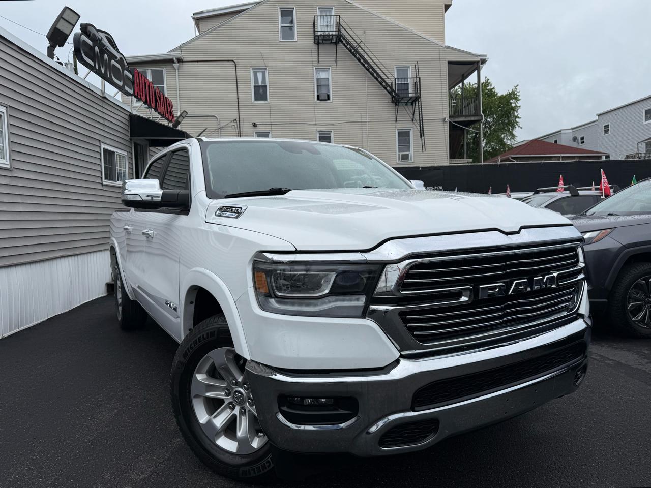 2022 RAM 1500 Laramie 4x4 Crew Cab 5'7's photo
