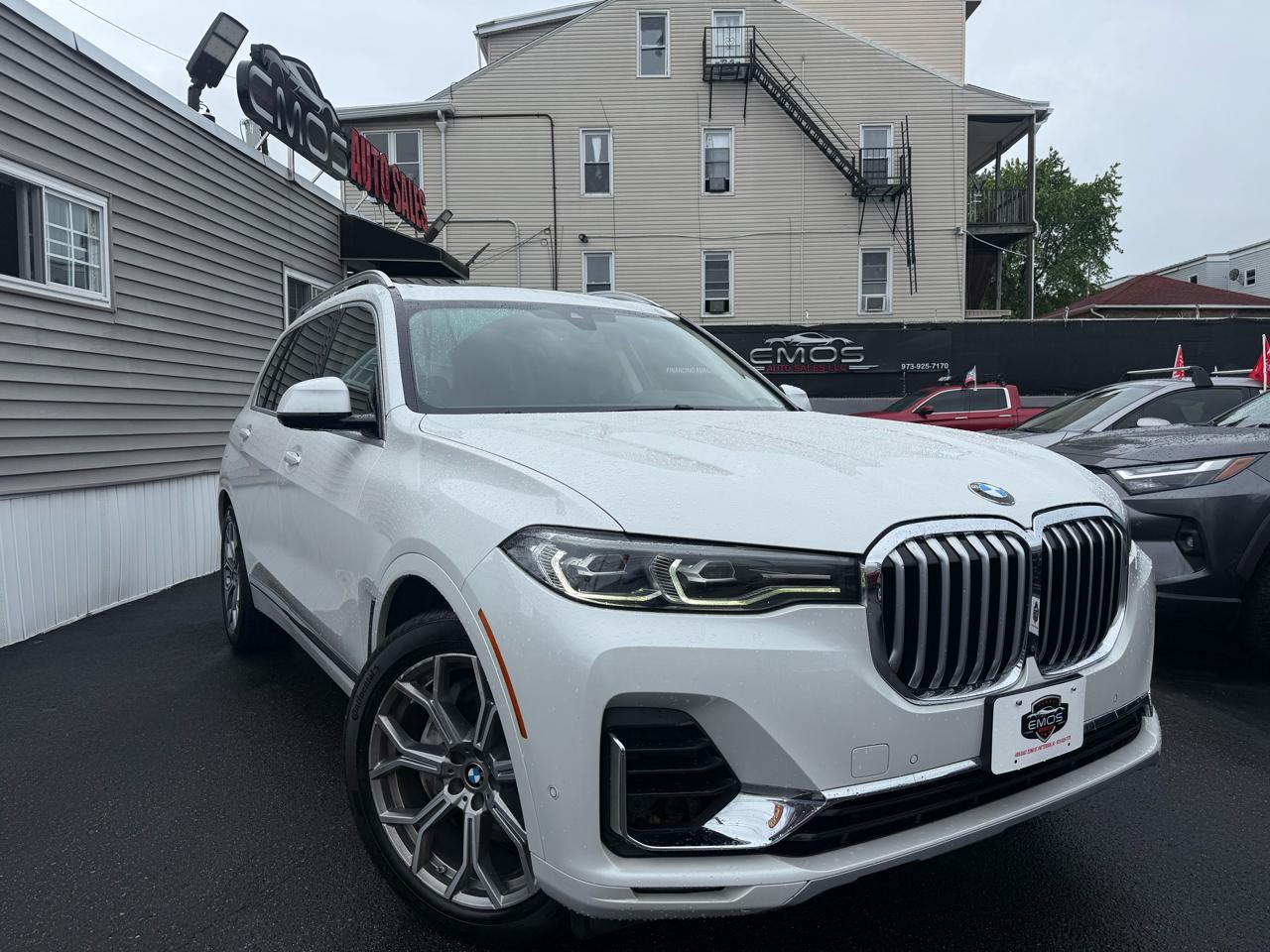 2021 BMW X7 xDrive40i's photo