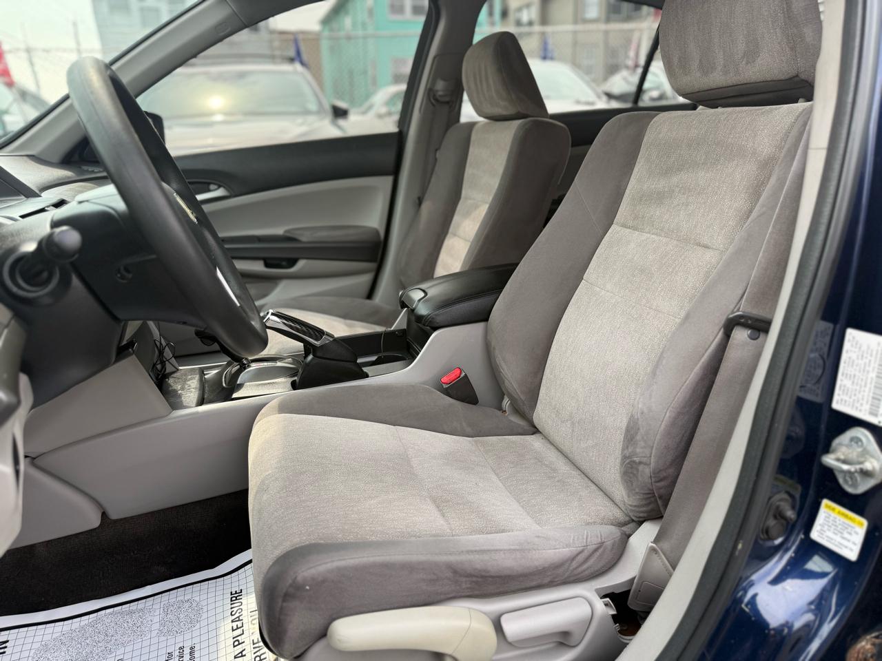 2010 Honda Accord LX - Photo 8