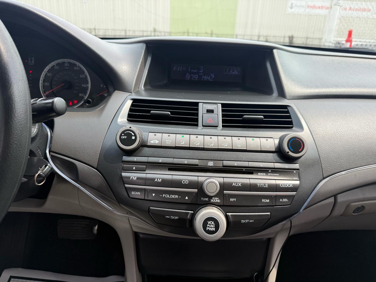 2010 Honda Accord LX - Photo 10