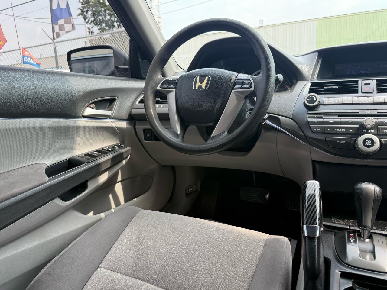 2010 Honda Accord LX - Photo 11