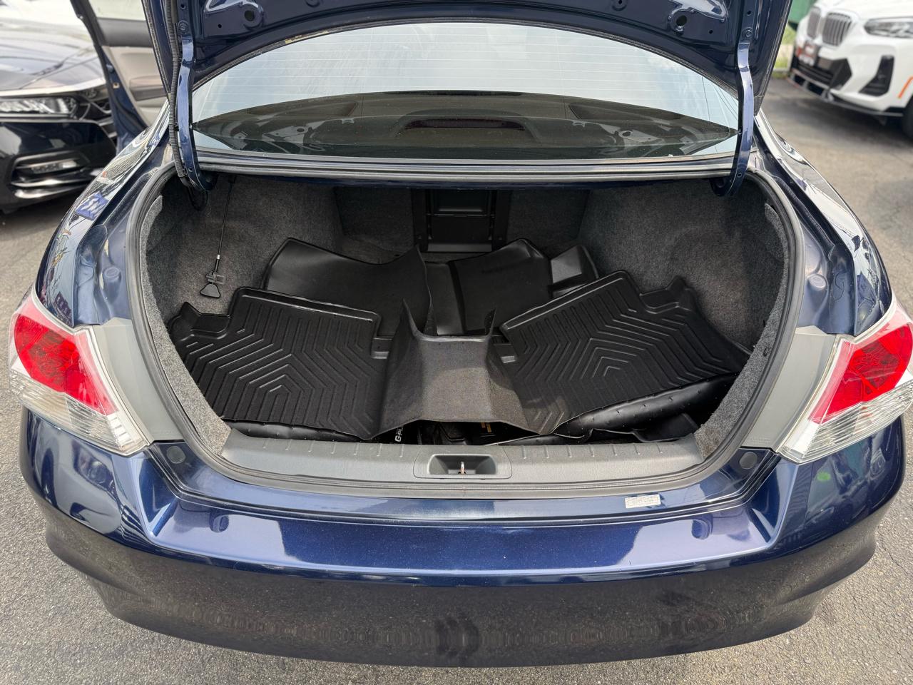 2010 Honda Accord LX - Photo 14