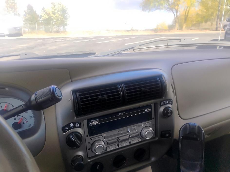 2003 Ford Explorer Sport Trac XLT - Photo 23