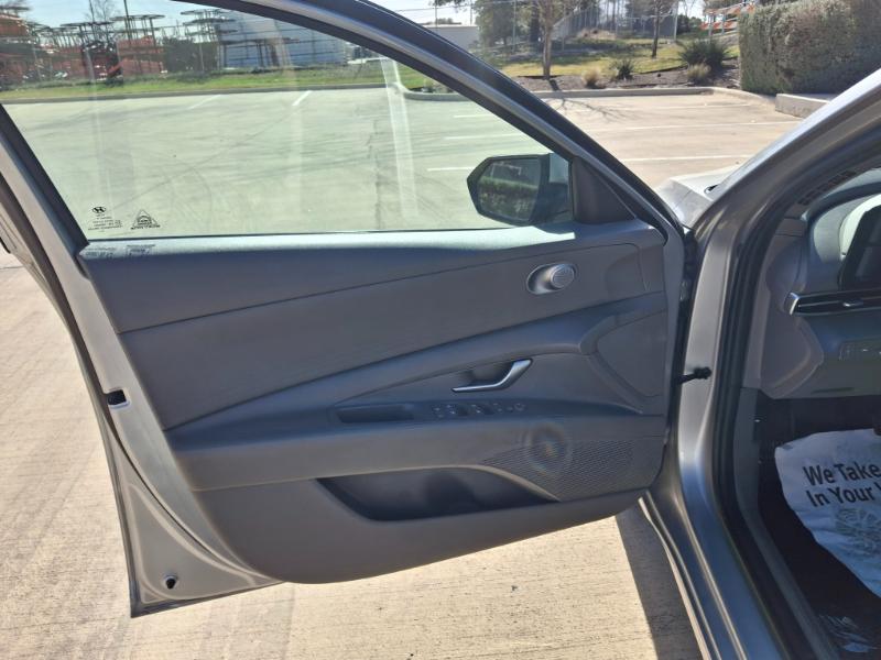 Hyundai Elantra SEL 2021