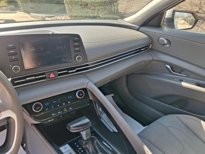 Hyundai Elantra SEL 2021