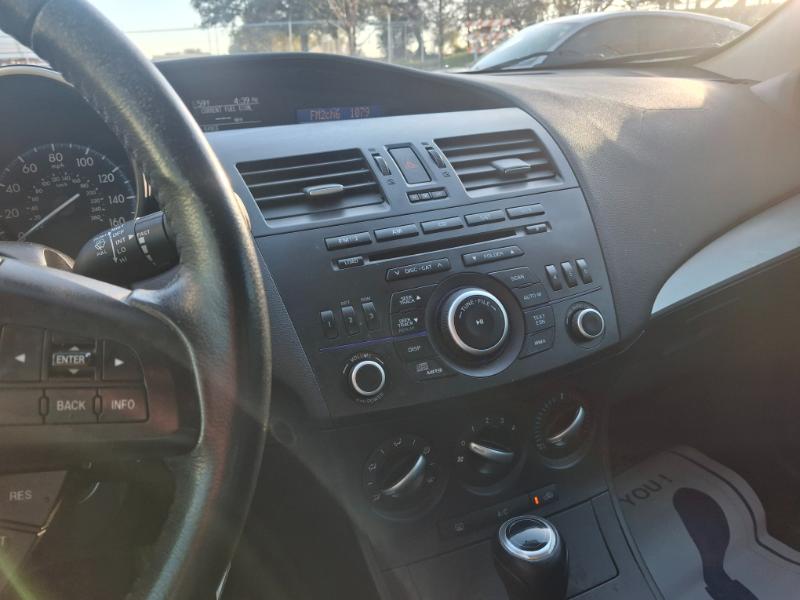 Mazda MAZDA3 i Touring 4-door 2012