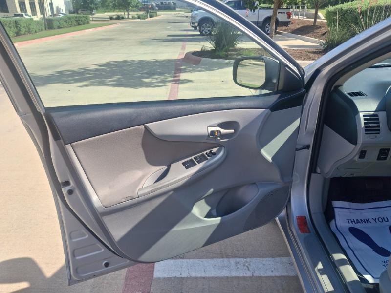 Toyota Corolla LE 2013