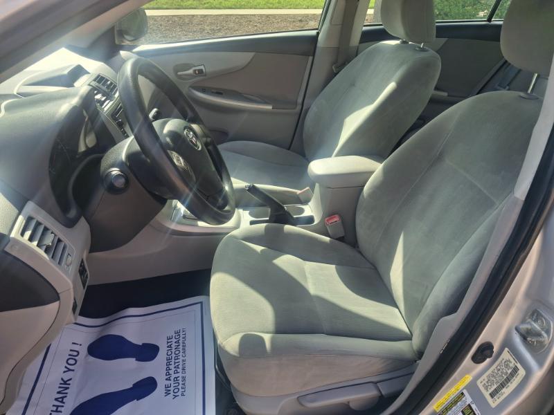 Toyota Corolla LE 2013