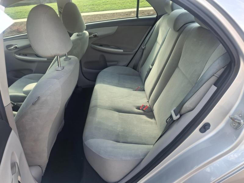 Toyota Corolla LE 2013