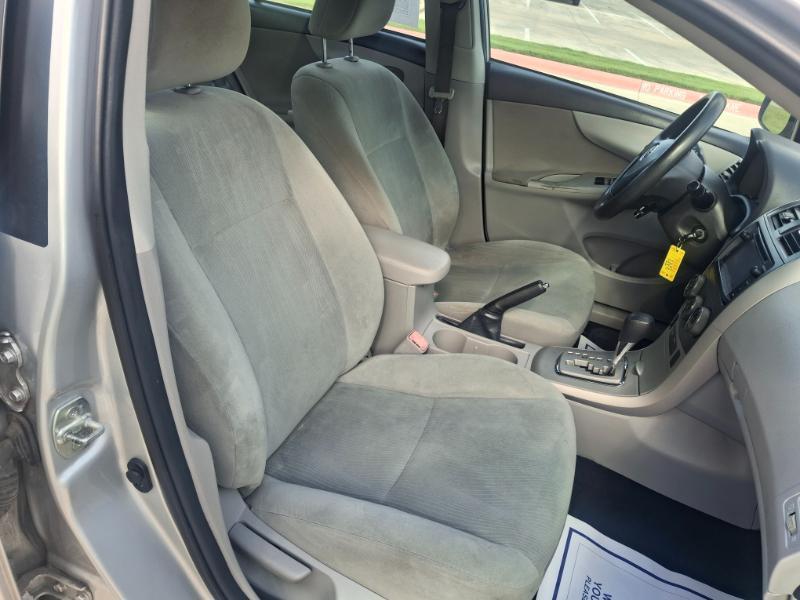 Toyota Corolla LE 2013