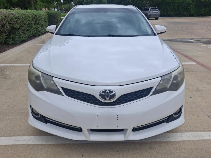 Toyota Camry SE 2014