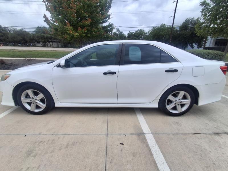 Toyota Camry SE 2014