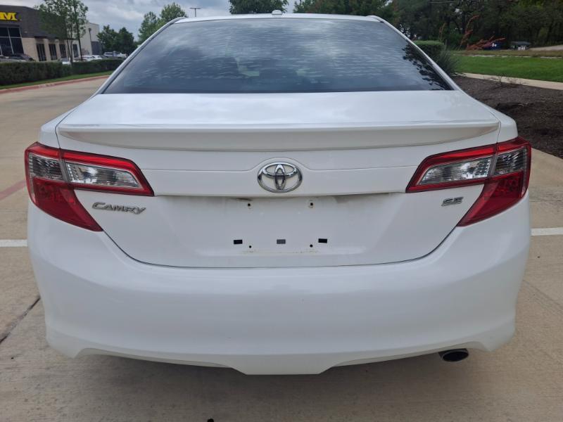 Toyota Camry SE 2014
