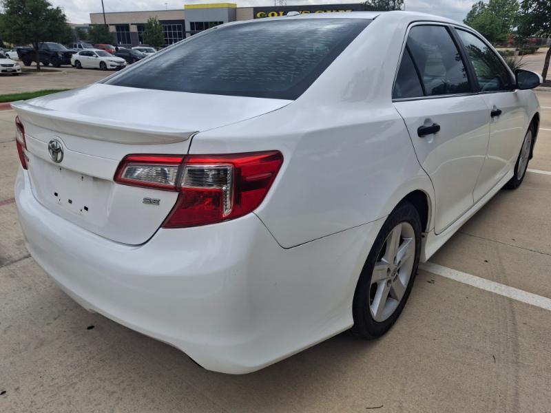 Toyota Camry SE 2014