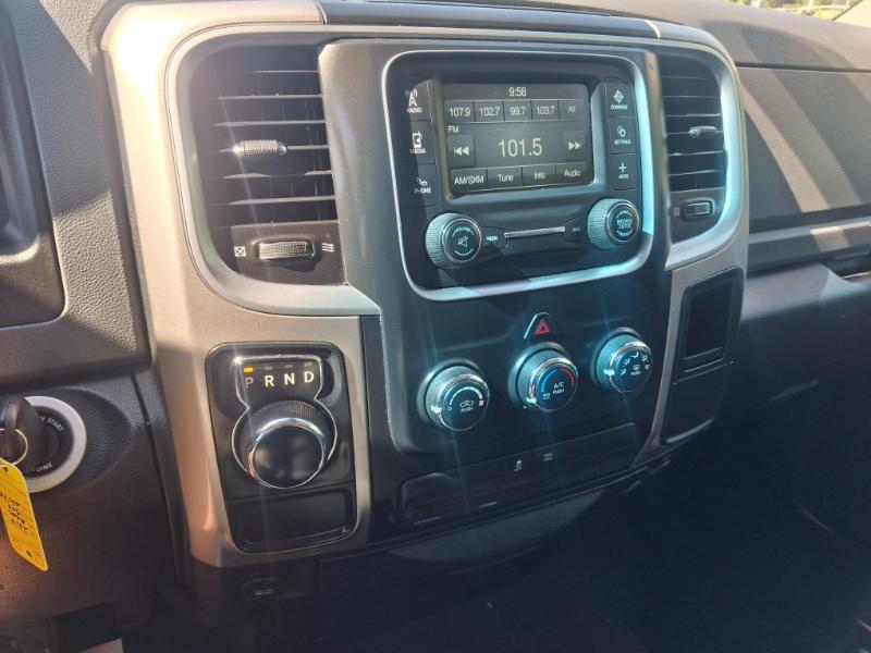RAM 1500 SLT Quad Cab 2WD 2017