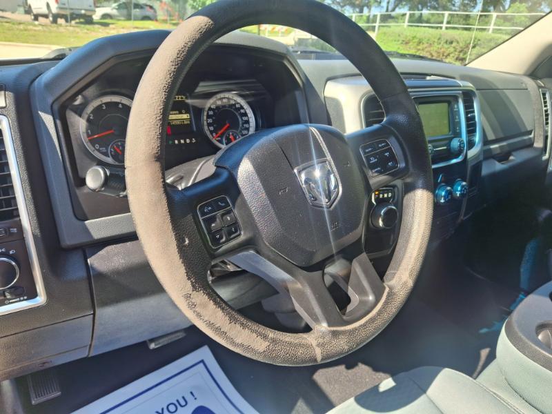 RAM 1500 SLT Quad Cab 2WD 2017