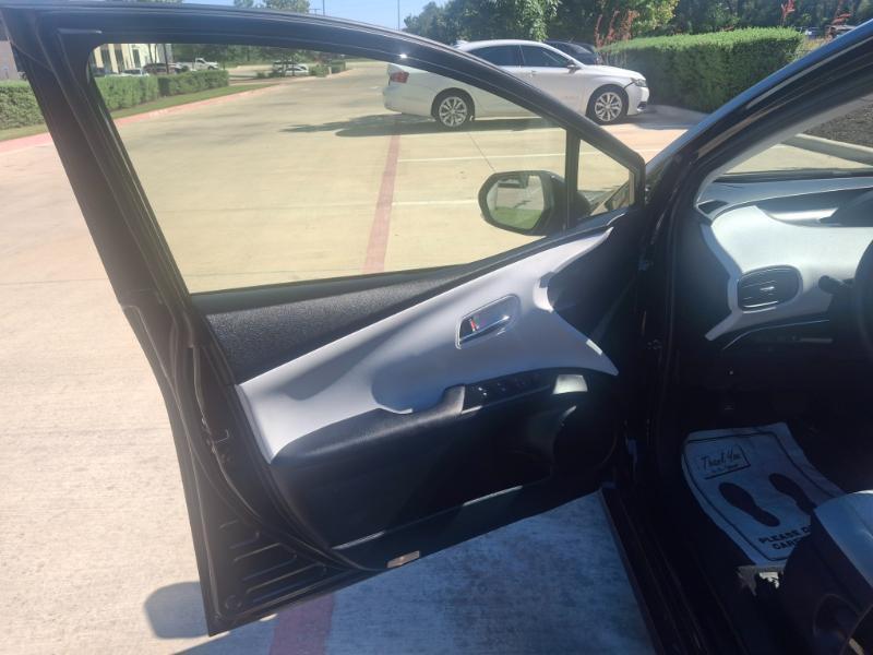 Toyota Prius Two 2018