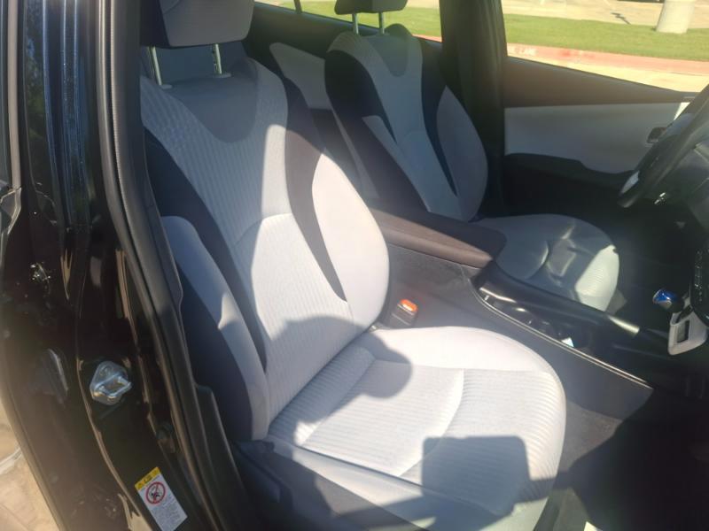 Toyota Prius Two 2018