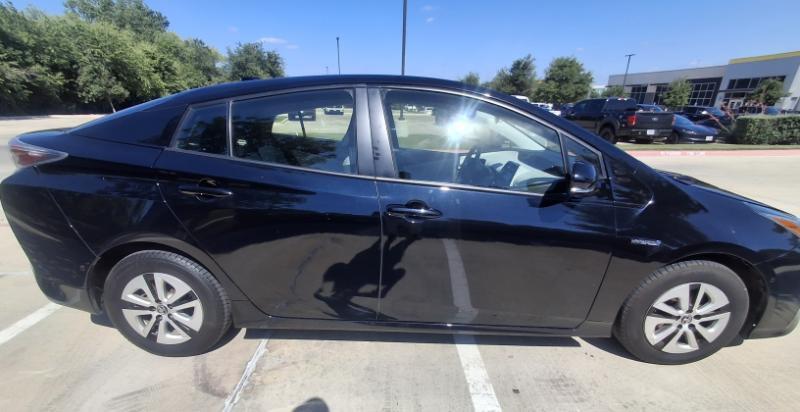 Toyota Prius Two 2018