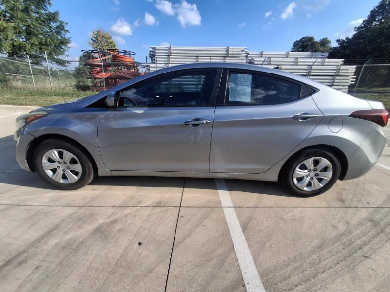 Hyundai Elantra SE 4D Sedan 2016