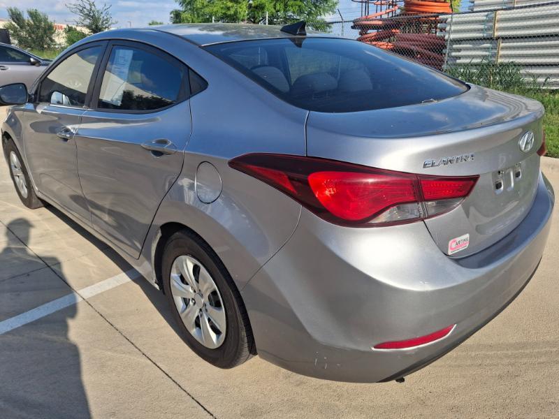 Hyundai Elantra SE 4D Sedan 2016