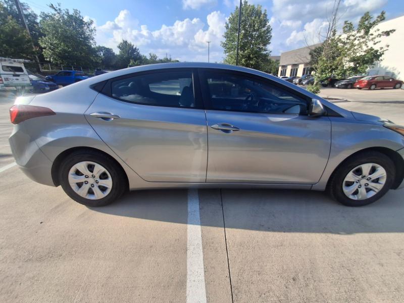 Hyundai Elantra SE 4D Sedan 2016