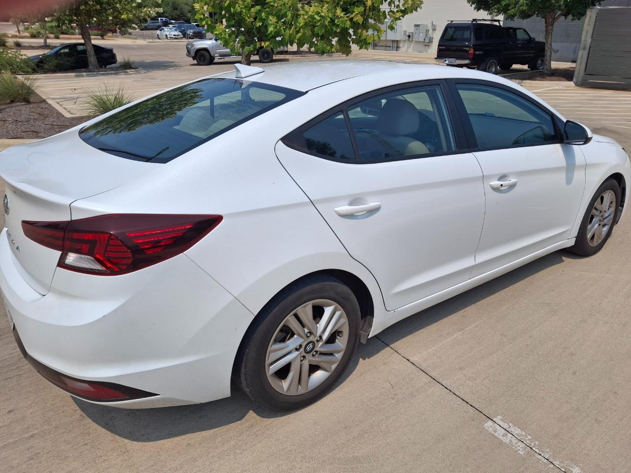 Hyundai Elantra  2019