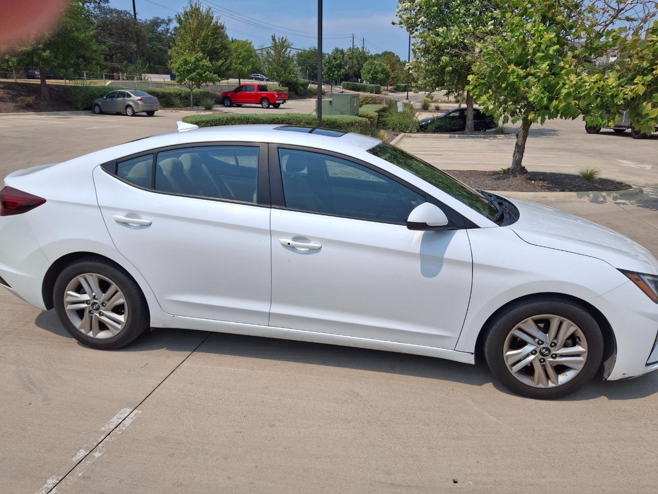 Hyundai Elantra  2019