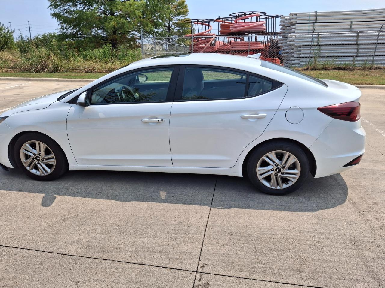Hyundai Elantra  2019