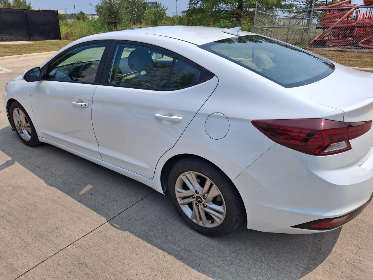 Hyundai Elantra  2019
