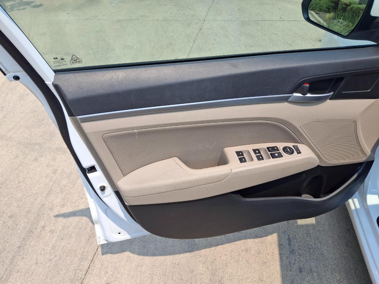 Hyundai Elantra  2019