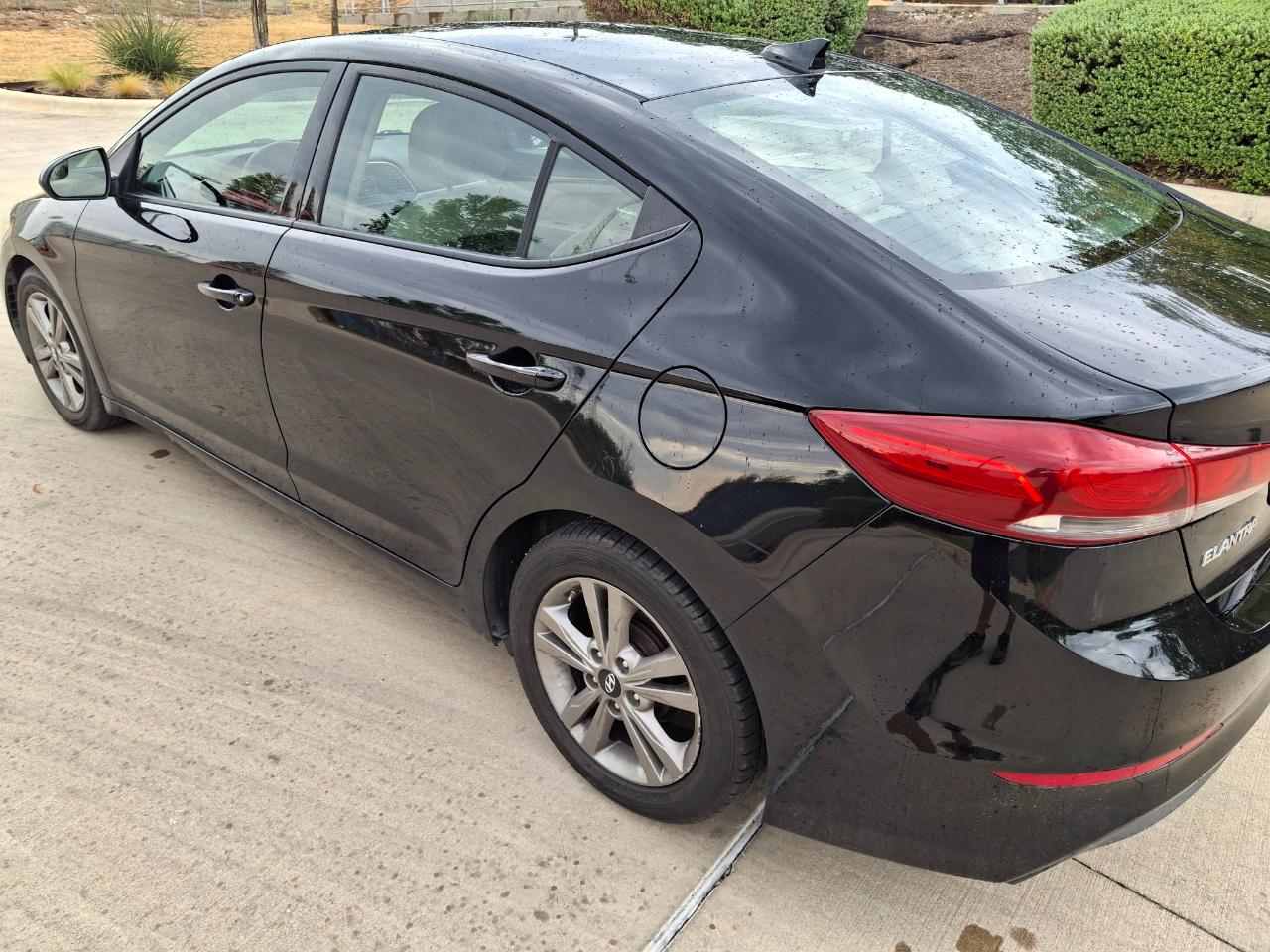 Hyundai Elantra Value Edition 6A 2017