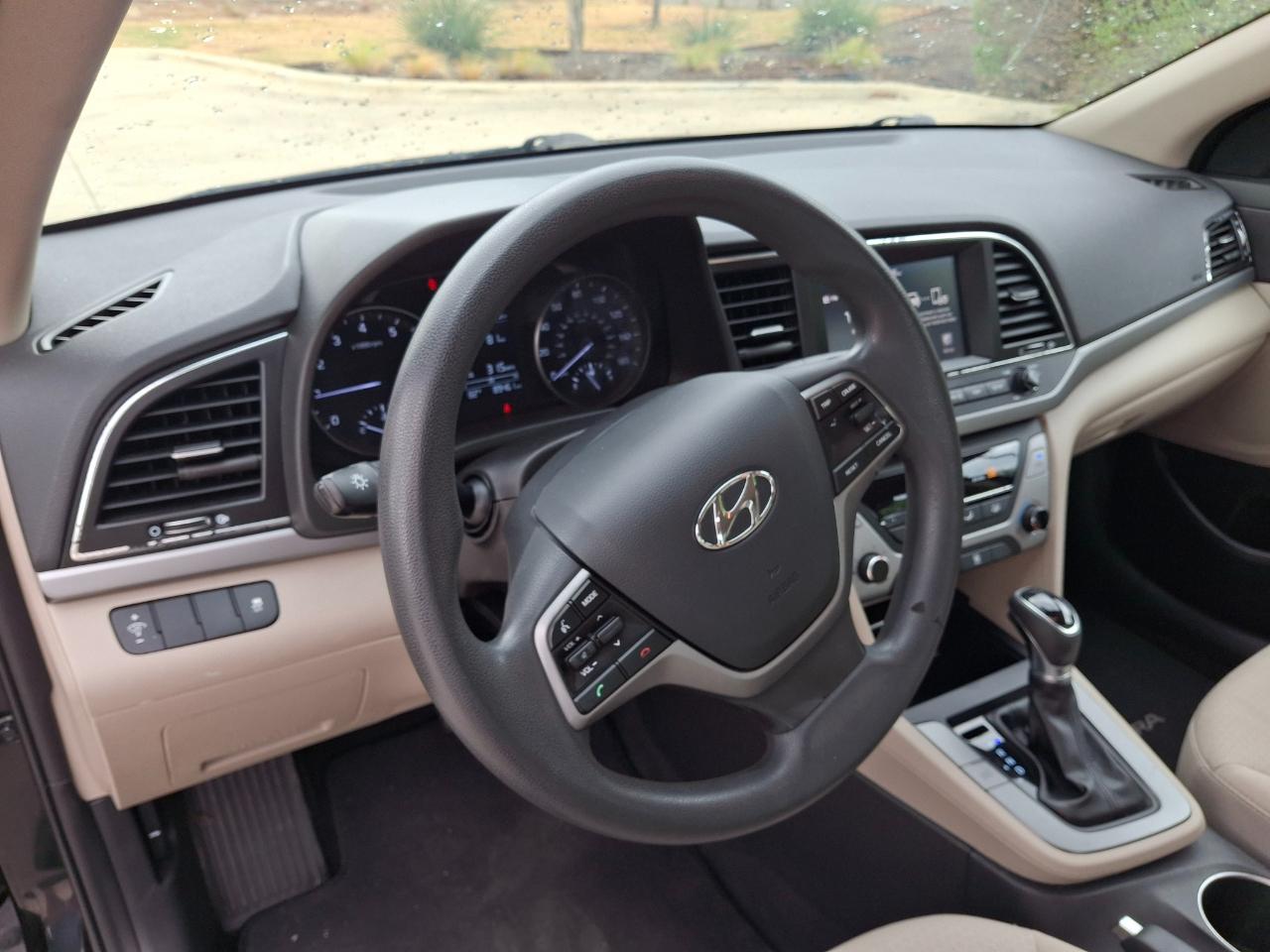 Hyundai Elantra Value Edition 6A 2017