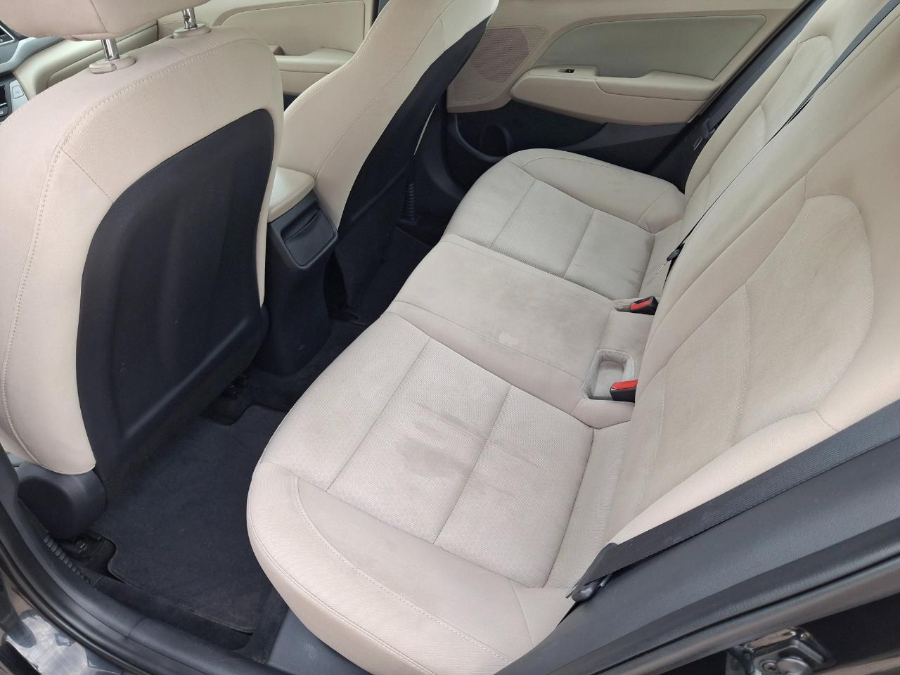 Hyundai Elantra Value Edition 6A 2017