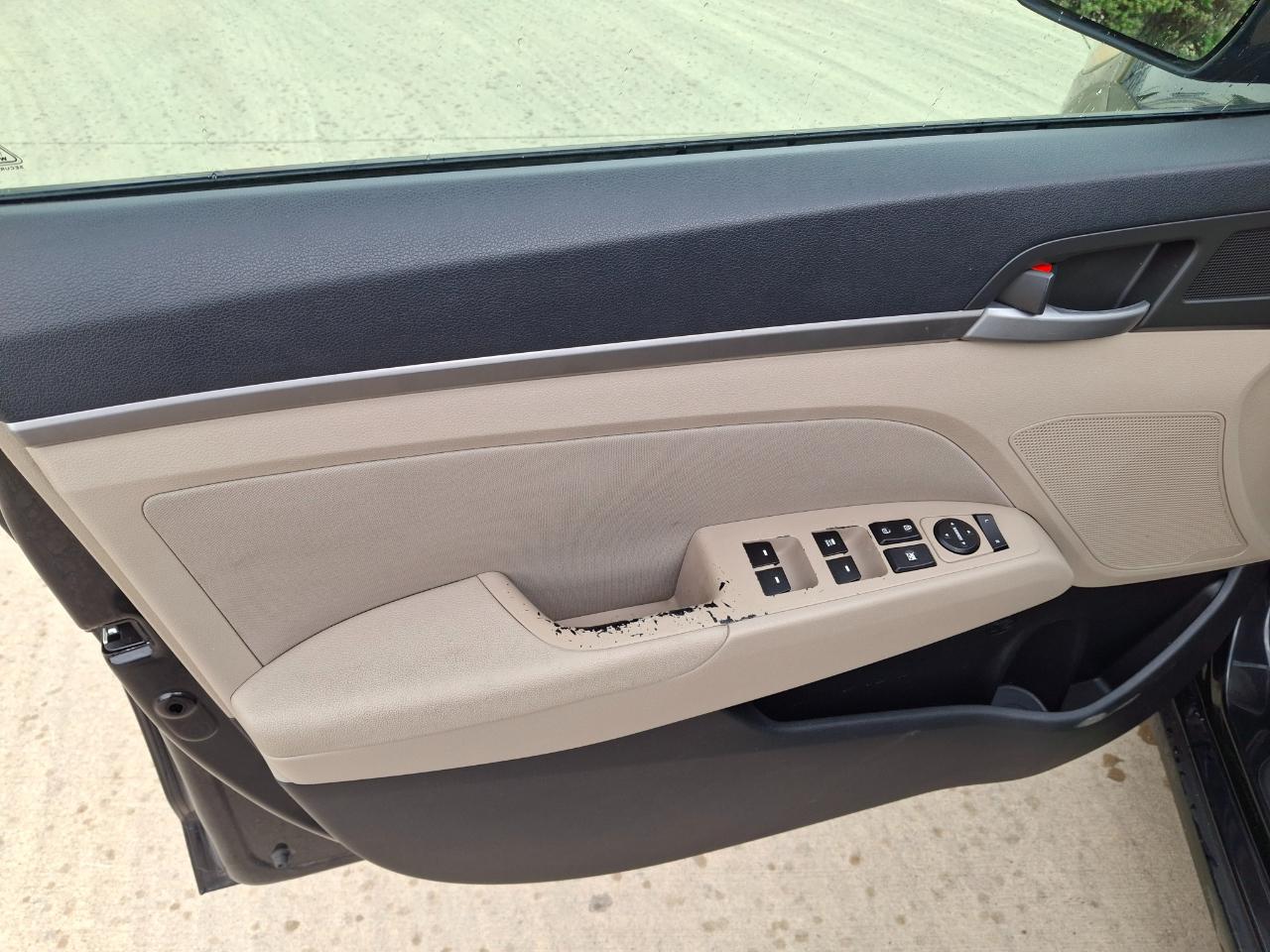 Hyundai Elantra Value Edition 6A 2017
