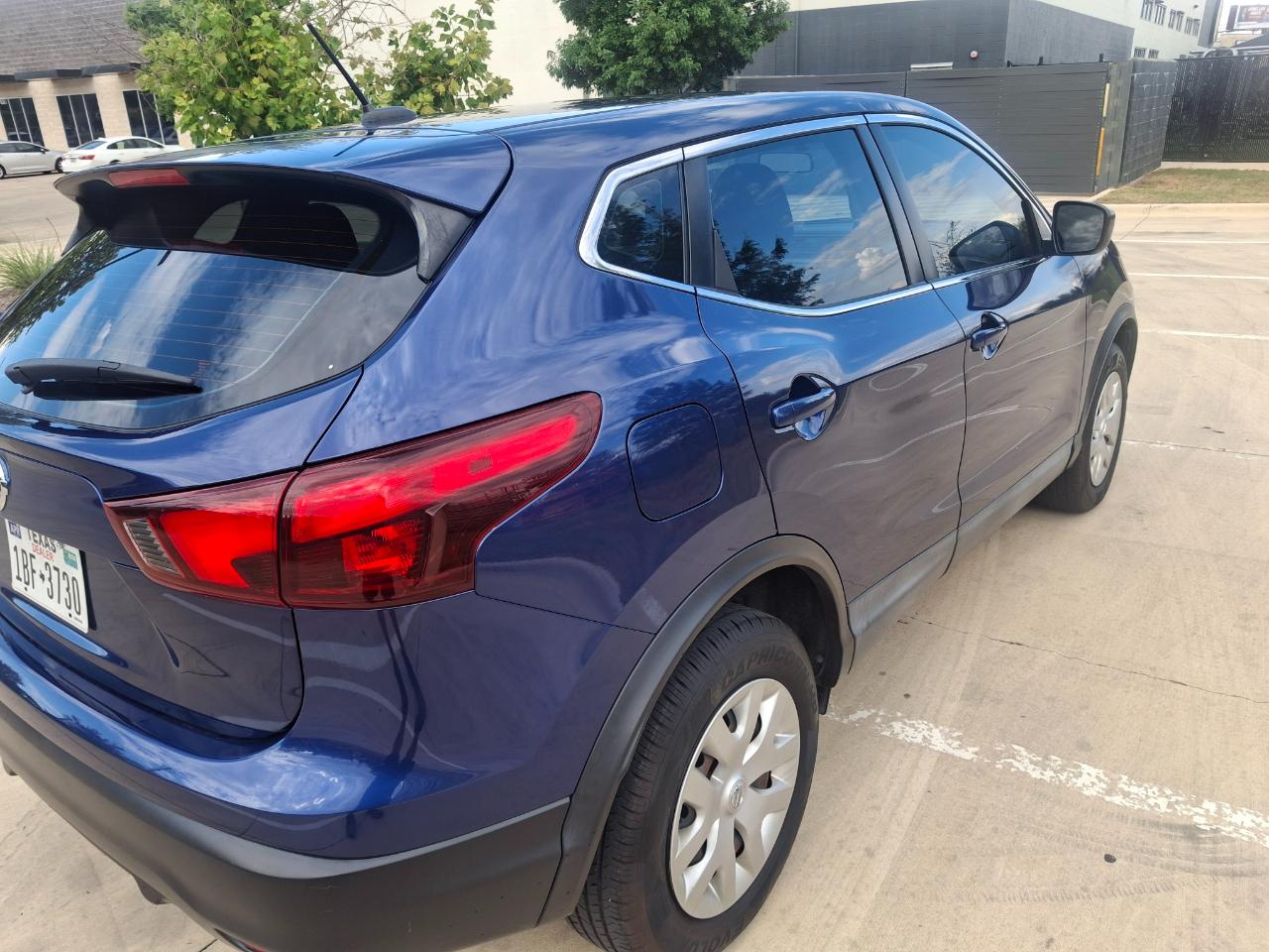 Nissan Rogue Sport S 2019