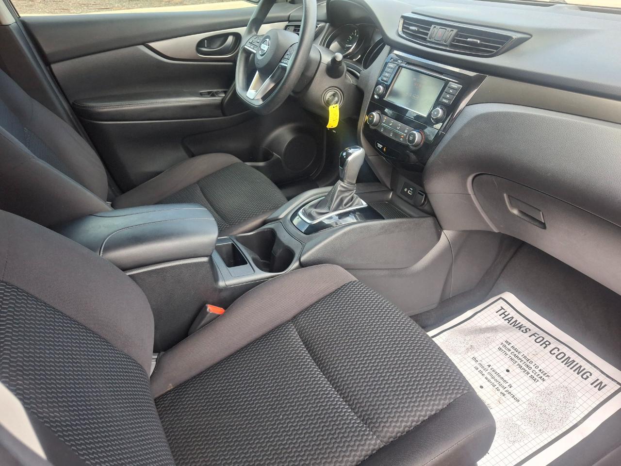 Nissan Rogue Sport S 2019