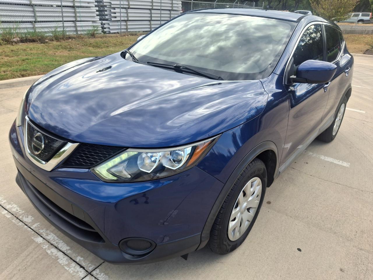Nissan Rogue Sport S 2019