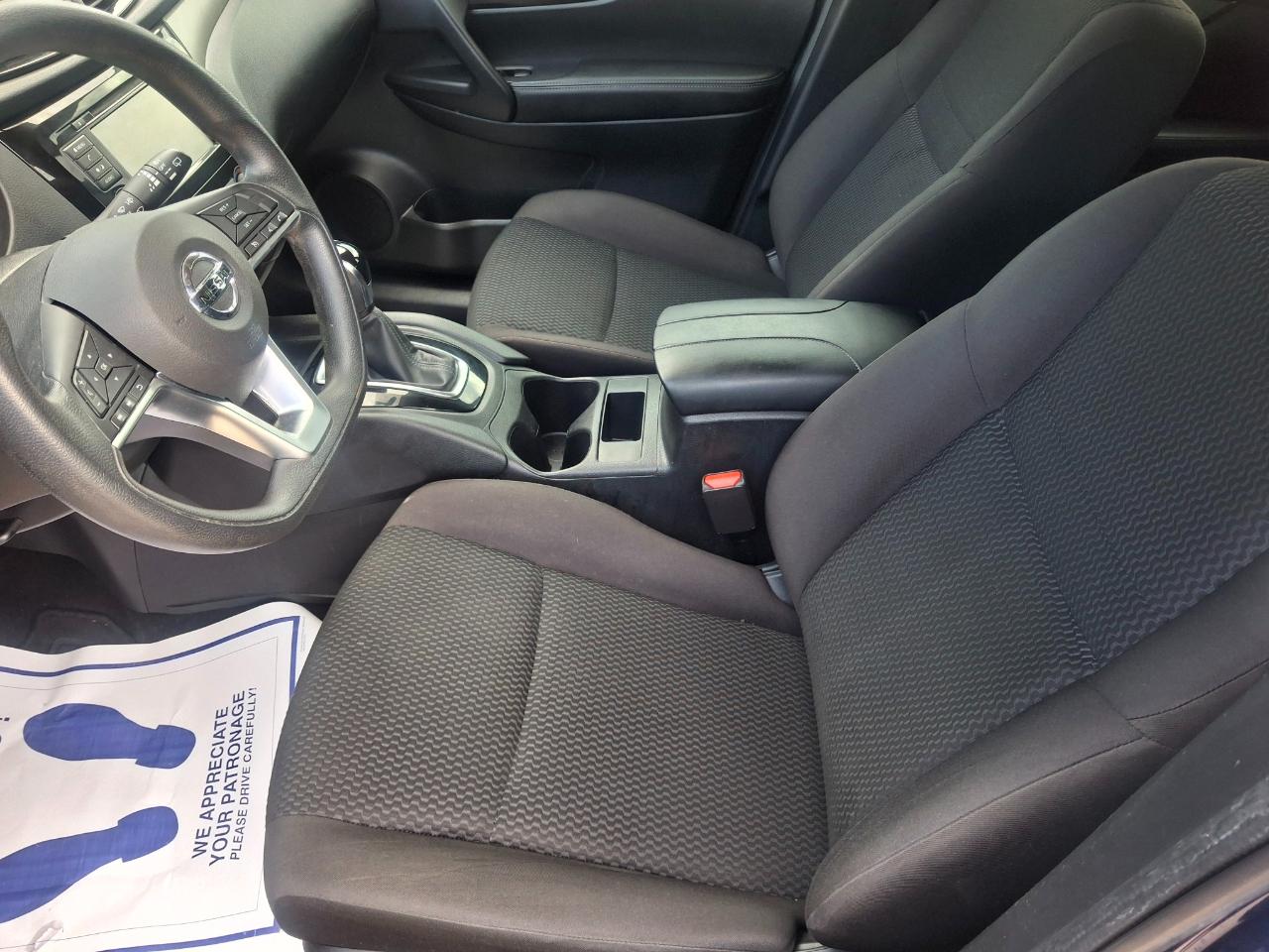 Nissan Rogue Sport S 2019