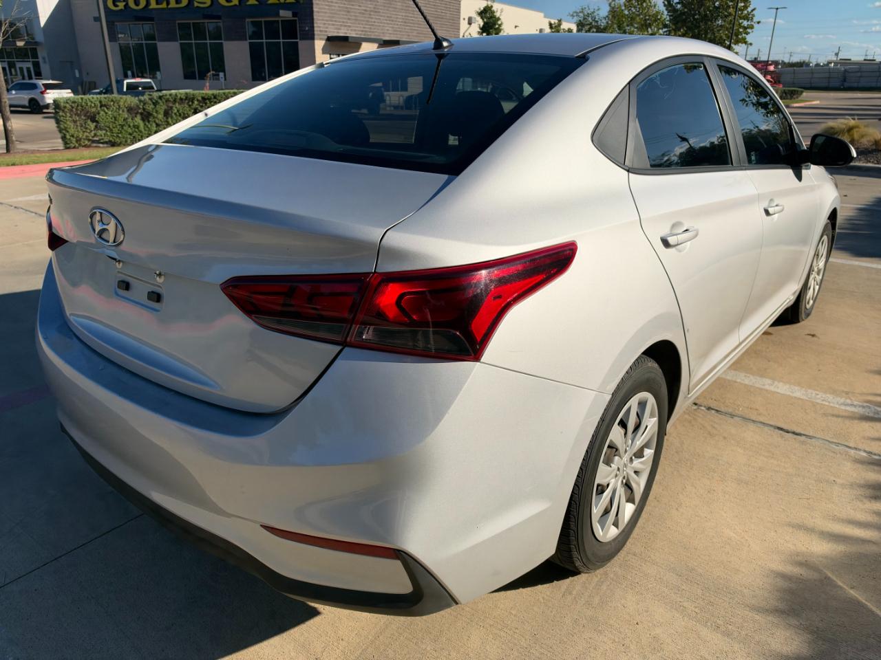 Hyundai Accent SE 2021