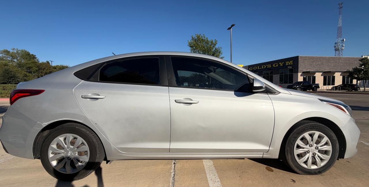Hyundai Accent SE 2021