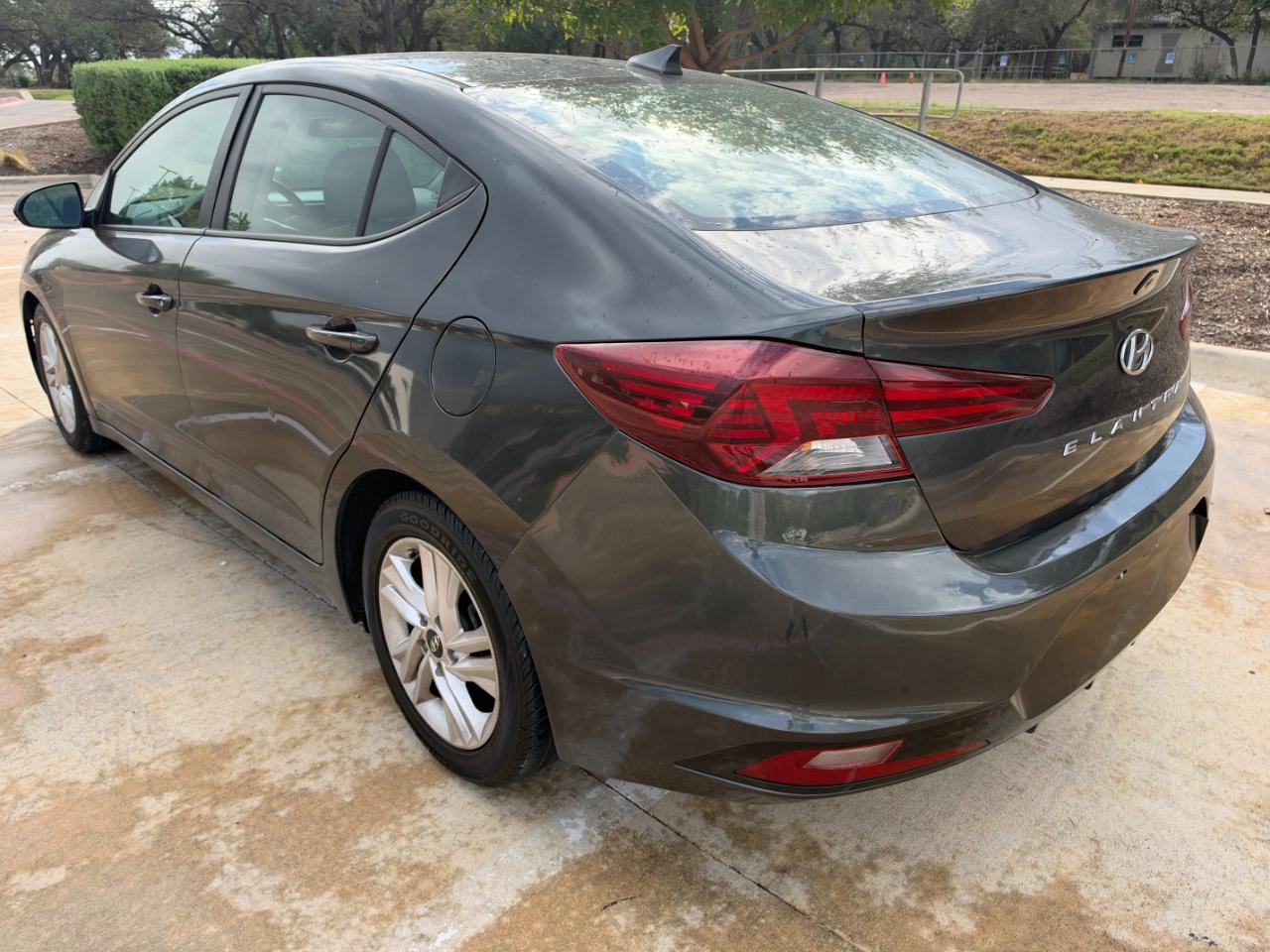 Hyundai Elantra SEL 2020