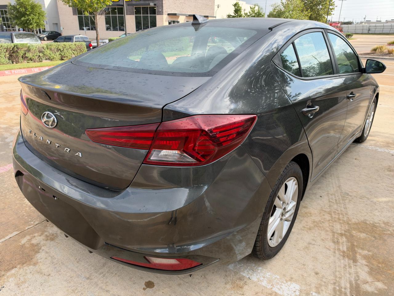Hyundai Elantra SEL 2020