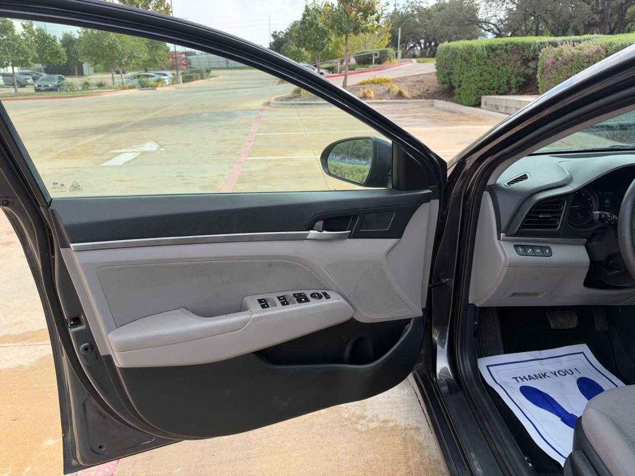 Hyundai Elantra SEL 2020