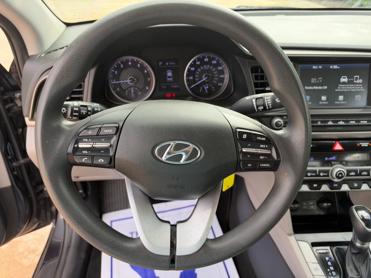Hyundai Elantra SEL 2020